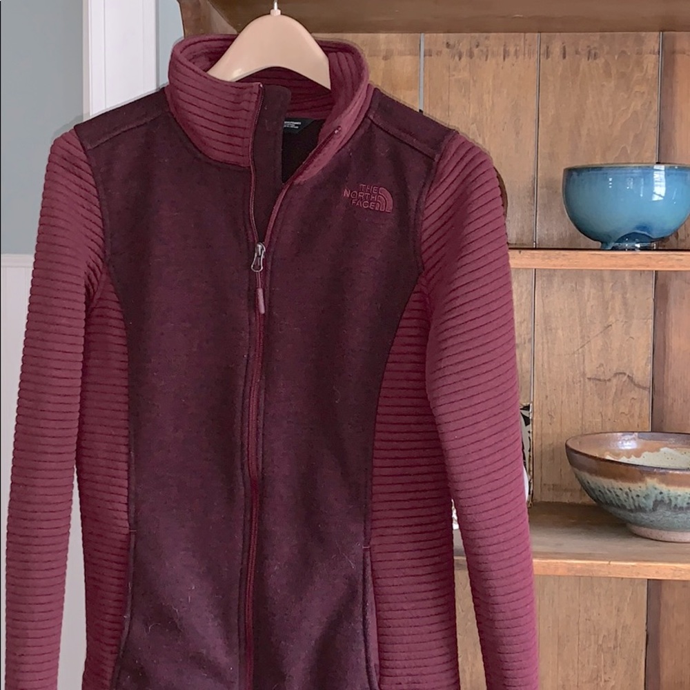 North Face fleece with ribbed sleeves
